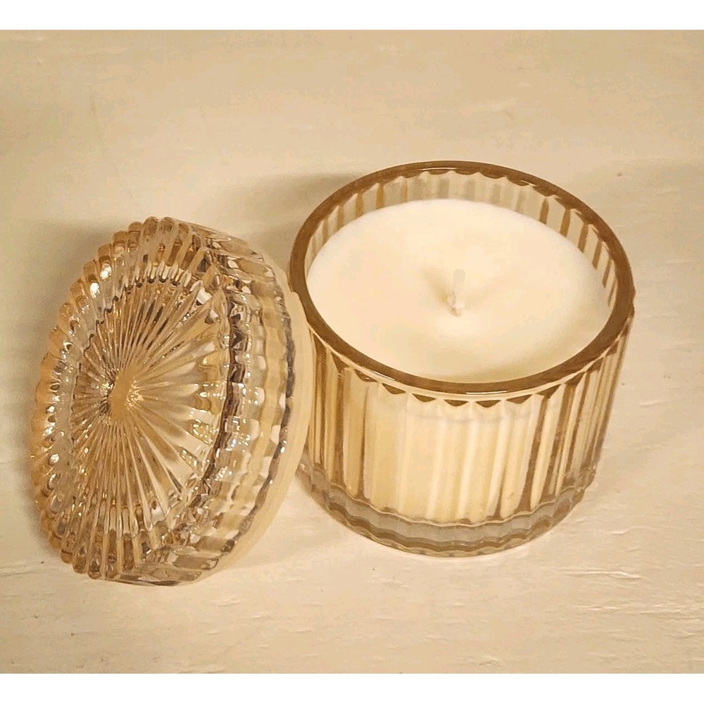 Leoben Luxury Candle Long Burn Vegan Soy In Jasmine Santal